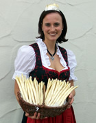 Nadine Knaus 
